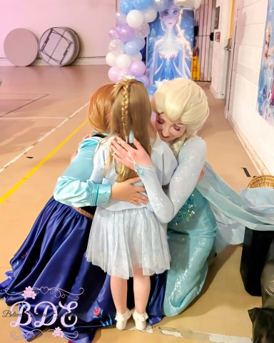 Anna and Elsa Glsgow